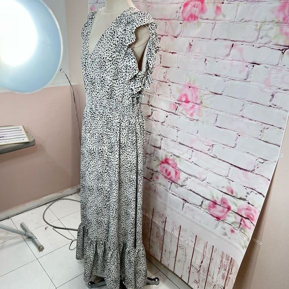 Express Women's V-neck Ruffled Trim High Slit Maxi Dress Black/White Size XL - Picture 4 of 10